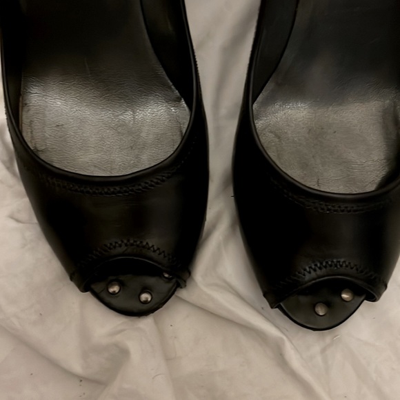 Stuart Weitzman studded wedge heels size 9.5 - Picture 5 of 5